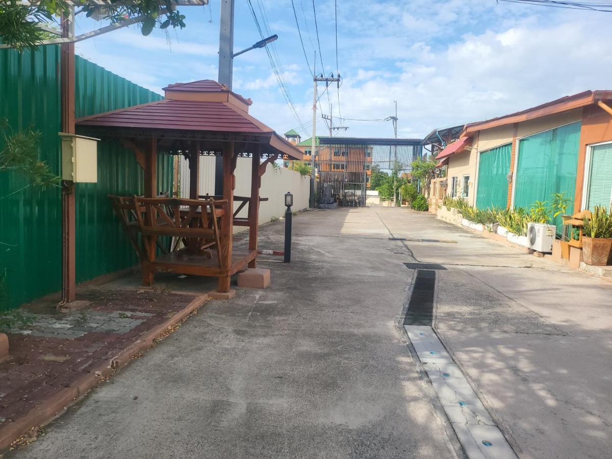 Ekaluk Place Inn Pattaya ภายนอก รูปภาพ